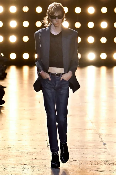 Look 29